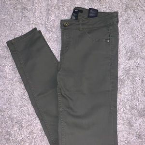 h&m jeans, size 6